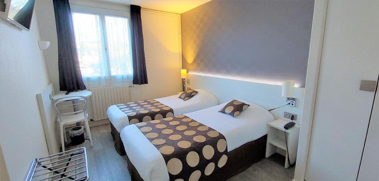 Contact Hotel Du Cerf Château-Gontier Dış mekan fotoğraf