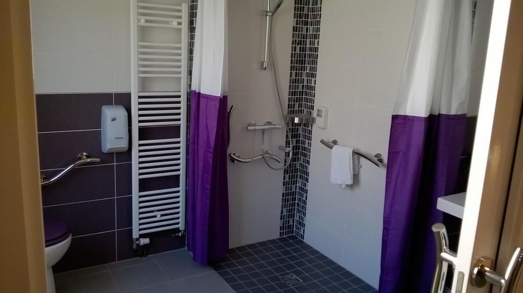 Contact Hotel Du Cerf Château-Gontier Oda fotoğraf