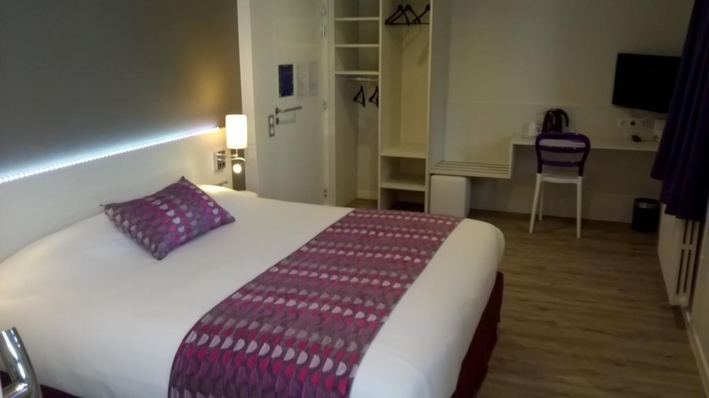 Contact Hotel Du Cerf Château-Gontier Oda fotoğraf