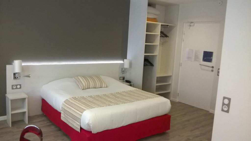 Contact Hotel Du Cerf Château-Gontier Oda fotoğraf