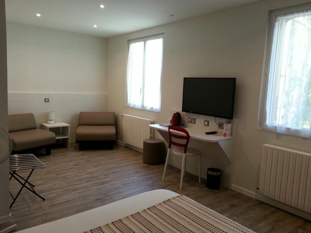 Contact Hotel Du Cerf Château-Gontier Dış mekan fotoğraf