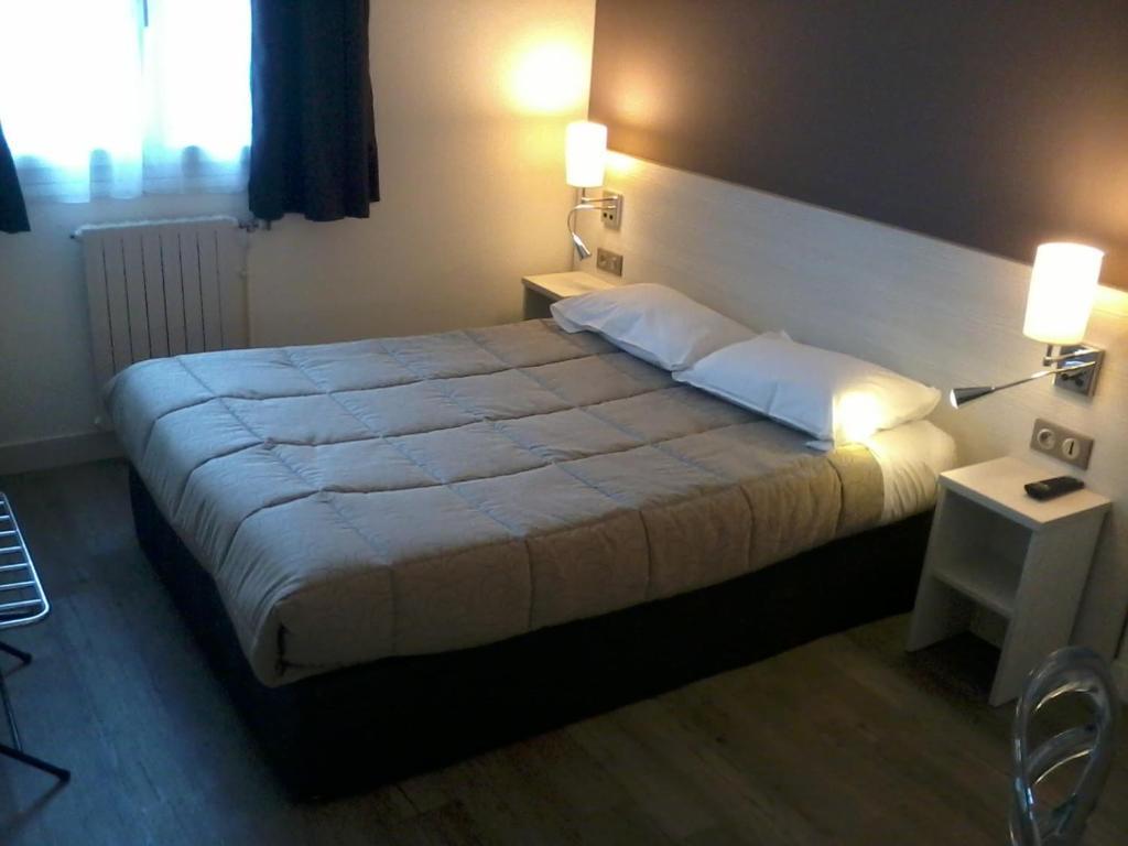 Contact Hotel Du Cerf Château-Gontier Oda fotoğraf